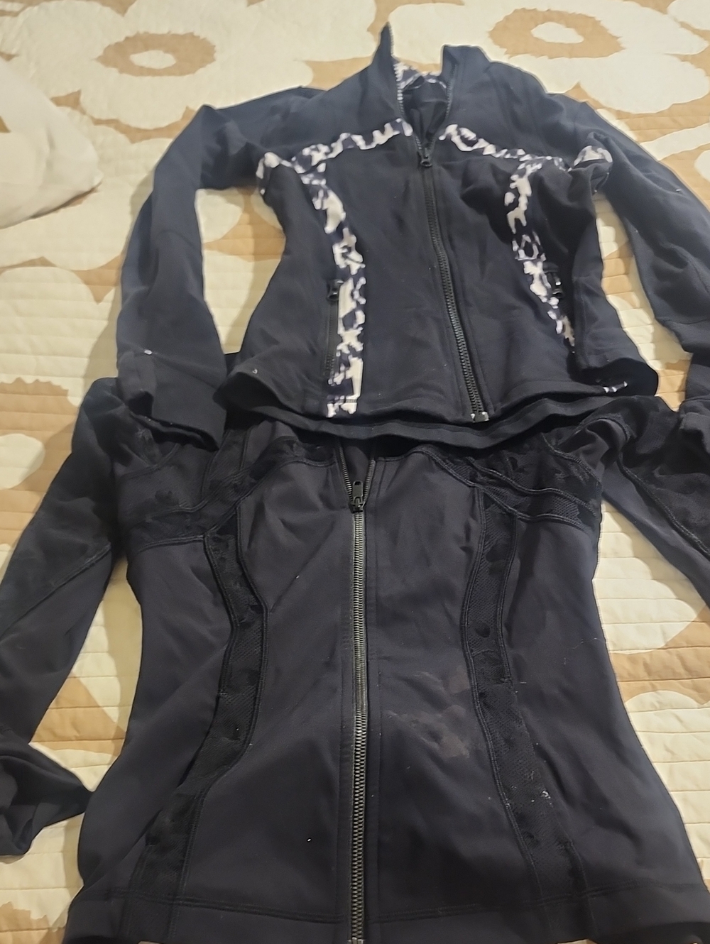 Lululemon 2 Women’s Black Athletic Zip Jacket with Contrast Trim